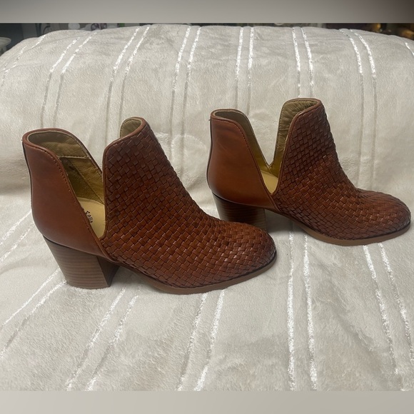 EUC Vintage Foundry Co Skylar Booties - Picture 2 of 7
